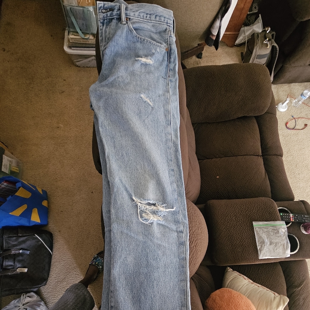 Levi's Men's Relaxed Fit Distressed Blue Jeans - Picture 6 of 6